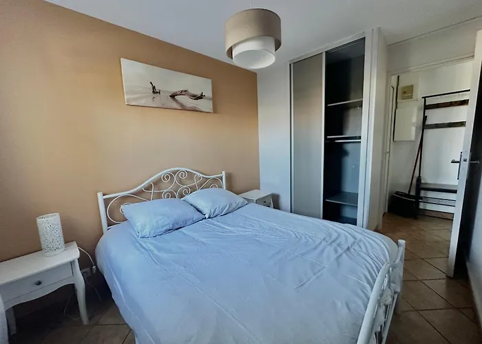 Loubapa, En Rez-de-jardin Appartement *