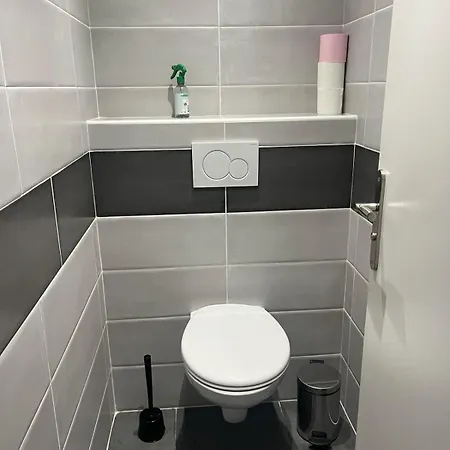 Apartment Loubapa, En Rez-de-jardin