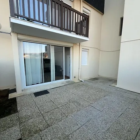 Apartment Loubapa, En Rez-de-jardin