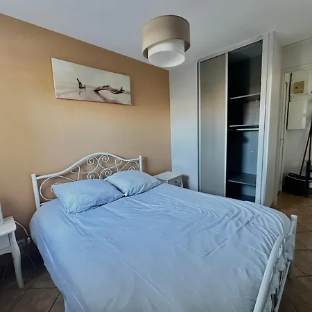 Loubapa, En Rez-de-jardin Apartmán *